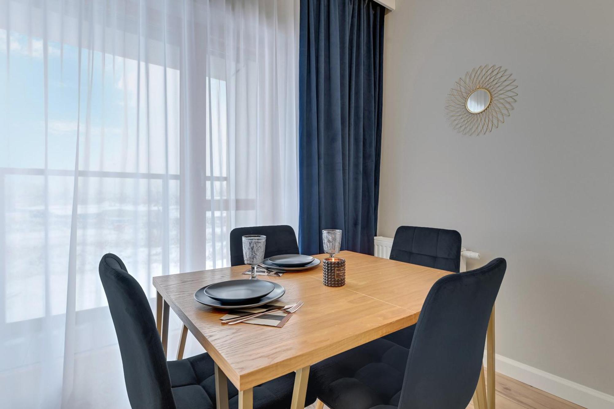 Nadmotlawie Estate Gym, Sauna & Parking By Downtown Apartment *